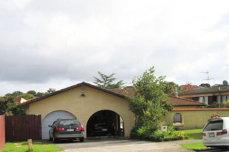 Photo of property in 71 Botany Road, Botany Downs, Auckland, 2010