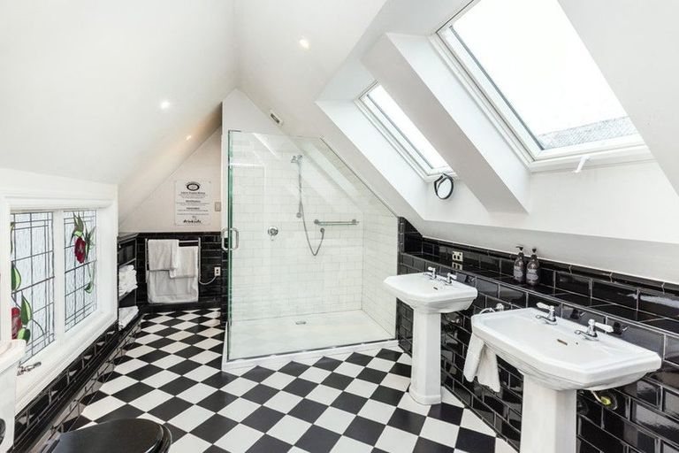 Photo of property in 172 Blighs Road, Strowan, Christchurch, 8052