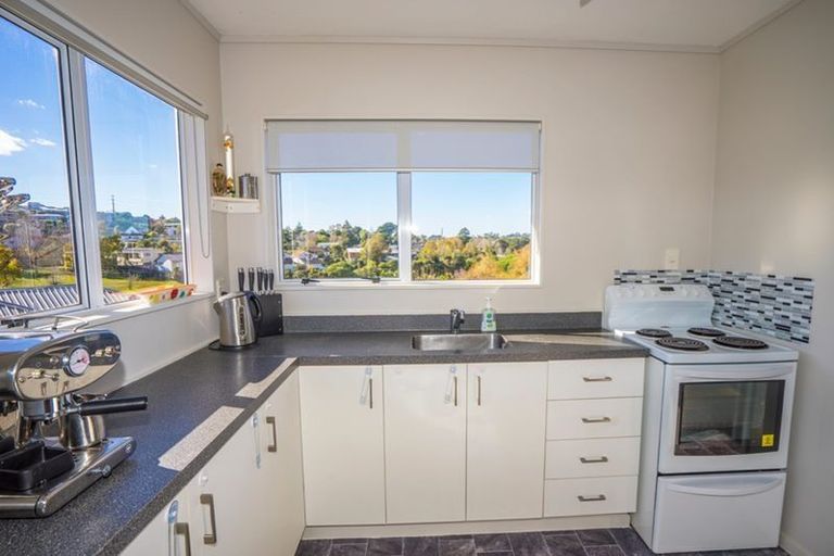 Photo of property in 68 Trias Road, Totara Vale, Auckland, 0629