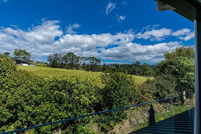 Photo of property in 22 View Ridge Drive, Ranui, Auckland, 0612