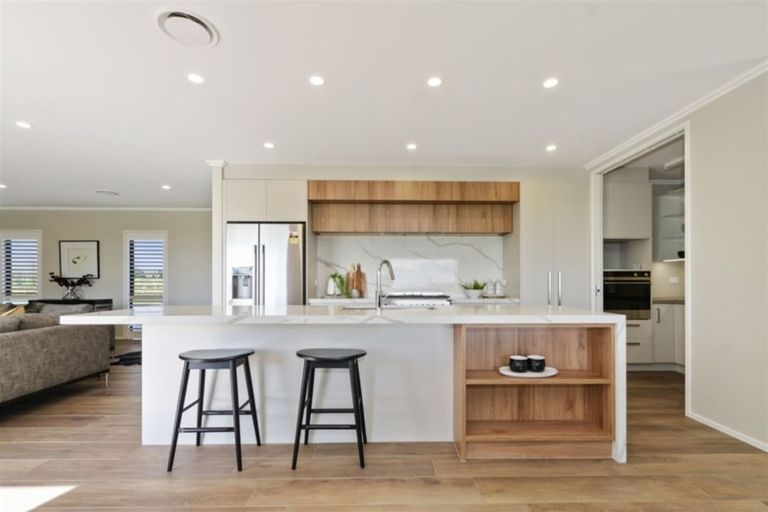 Photo of property in 80 Ewen Place, Karaka, Papakura, 2580