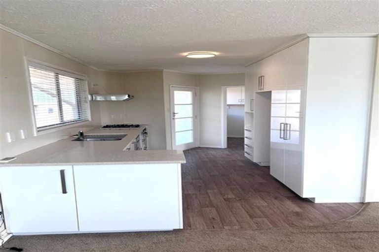 Photo of property in 13 Harmel Road, Glendene, Auckland, 0602