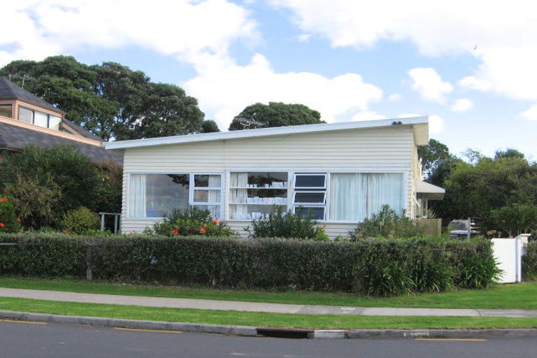 Photo of property in 1/16 The Esplanade, Eastern Beach, Auckland, 2012