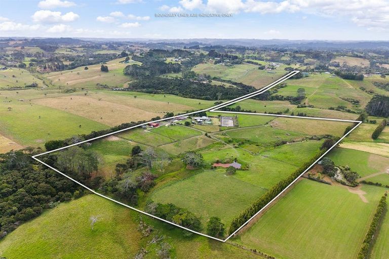 Photo of property in 145 Hanham Road, Kumeu, 0891