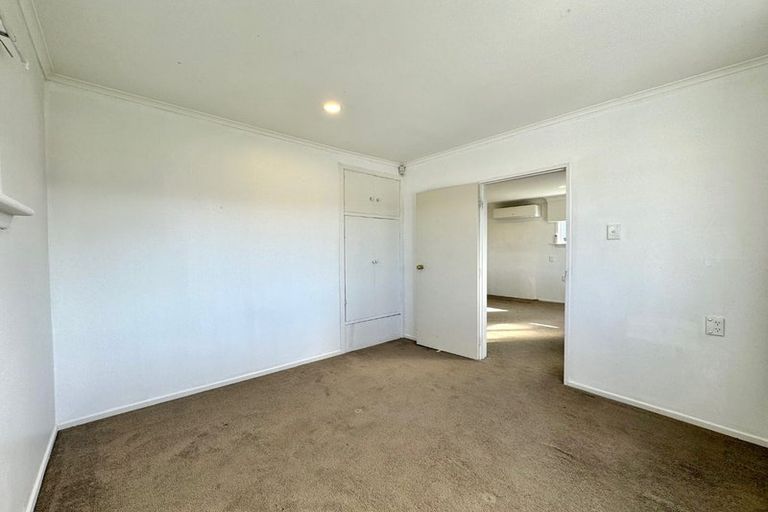 Photo of property in 43 Scotts Road, Manurewa East, Auckland, 2102