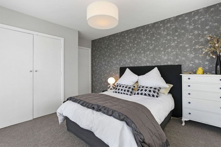 Photo of property in 35 Grahams Road, Ilam, Christchurch, 8041