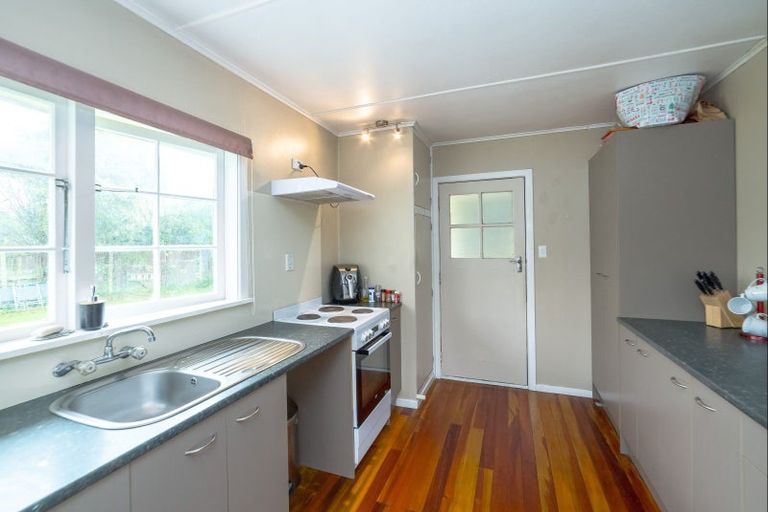 Photo of property in 9 Farrier Grove, Featherston, 5710