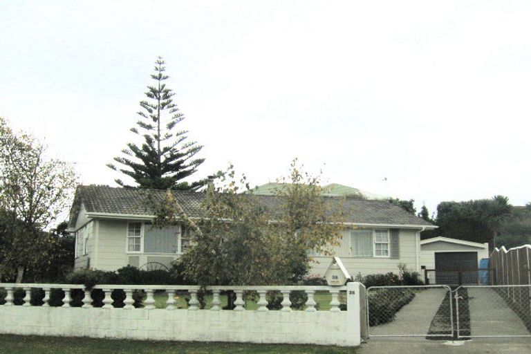 Photo of property in 38 Teoti Street, Paraparaumu Beach, Paraparaumu, 5032