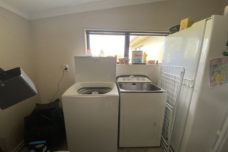 Photo of property in 10 Cedar Heights Avenue, Massey, Auckland, 0614