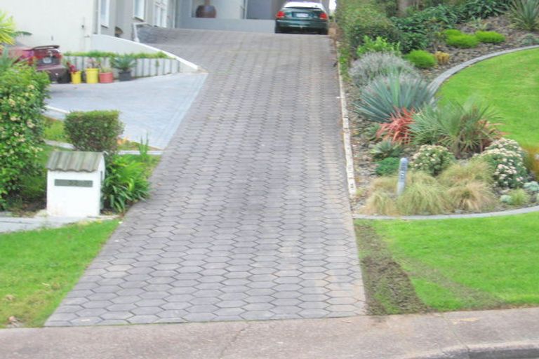 Photo of property in 30 Marellen Drive, Red Beach, 0932