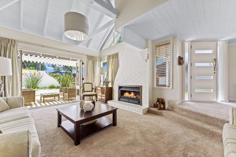 Photo of property in 31 Milford Road, Milford, Auckland, 0620