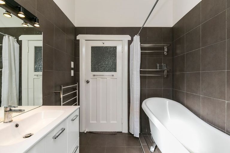 Photo of property in 67 Hutt Road, Petone, Lower Hutt, 5012