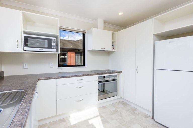 Photo of property in 4b Savage Crescent, Upper Hutt Central, Upper Hutt, 5018