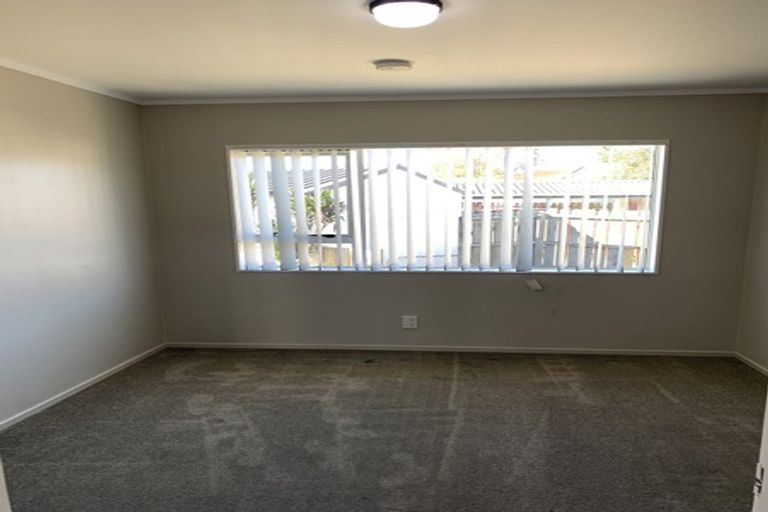 Photo of property in 49 Dungarvon Place, Clendon Park, Auckland, 2103