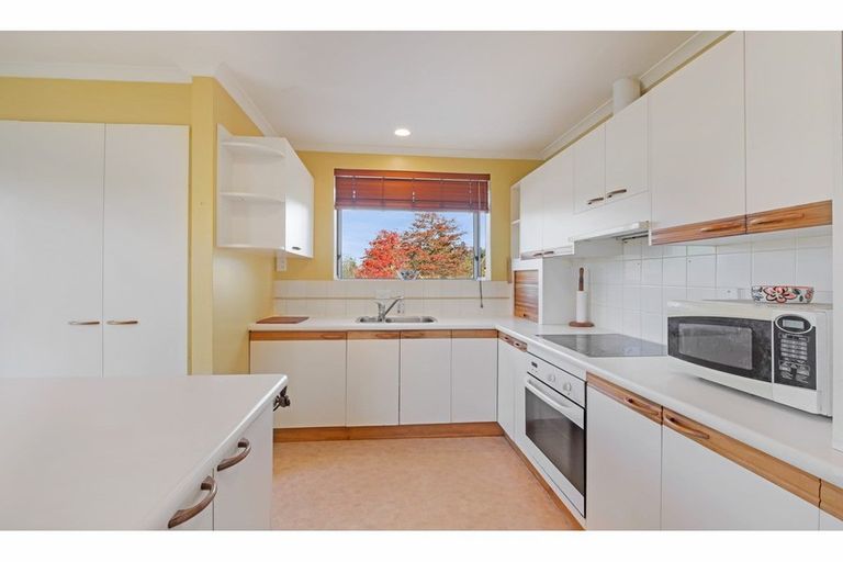 Photo of property in 4 Queen Street, Oxford, 7430