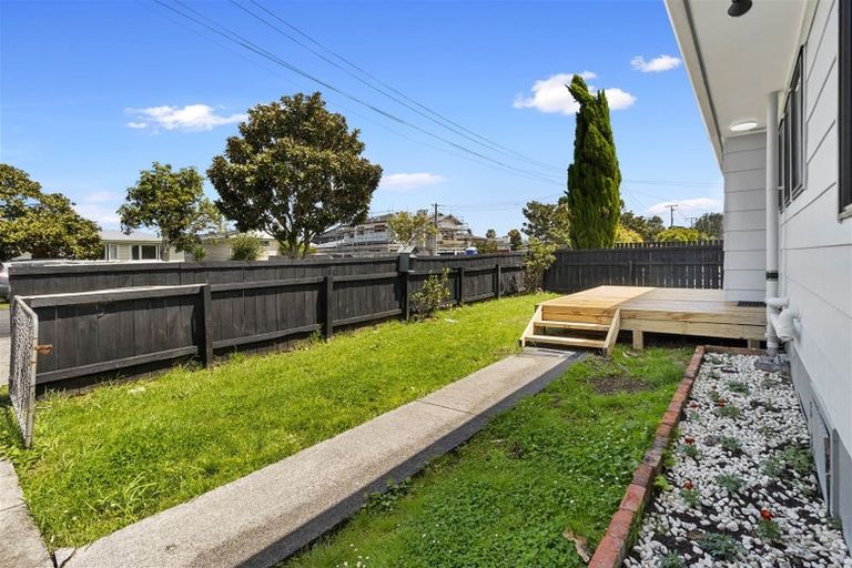 Photo of property in 2/13 John Street, Mangere East, Auckland, 2024