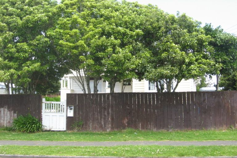 Photo of property in 18 Finlayson Avenue, Clendon Park, Auckland, 2103