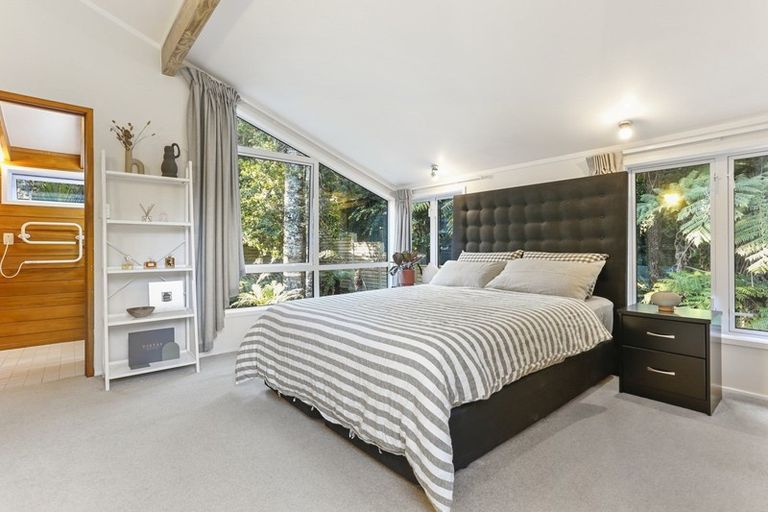 Photo of property in 1/24 Ridgewood Crescent, Birkenhead, Auckland, 0626