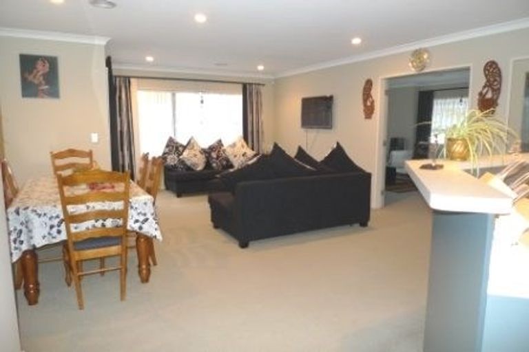 Photo of property in 80 Erlestoke Crescent, Churton Park, Wellington, 6037