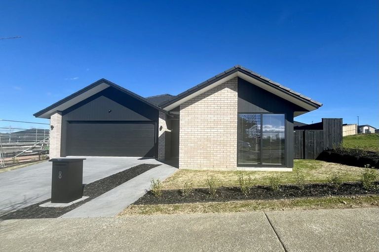 Photo of property in 8 Manaakitia Road, Karaka, 2124