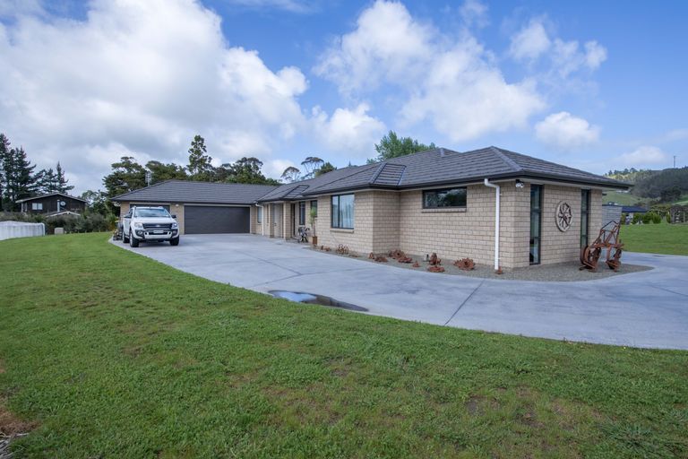 Photo of property in 15 Moses Road, Kaukapakapa, 0873