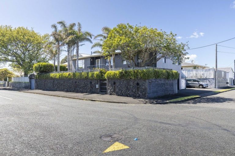Photo of property in 29 Barrett Street, Westown, New Plymouth, 4310