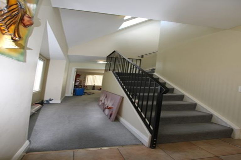 Photo of property in 44 Earnslaw Crescent, Clover Park, Auckland, 2019