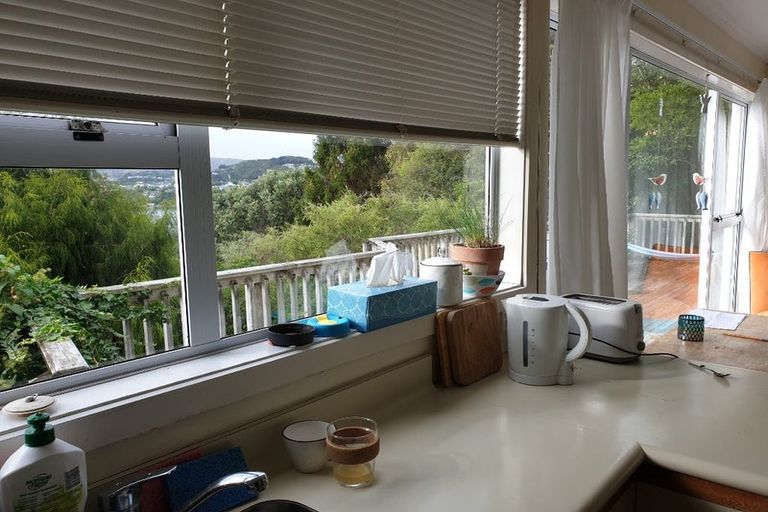 Photo of property in 54 Mana View Road, Paremata, Porirua, 5026