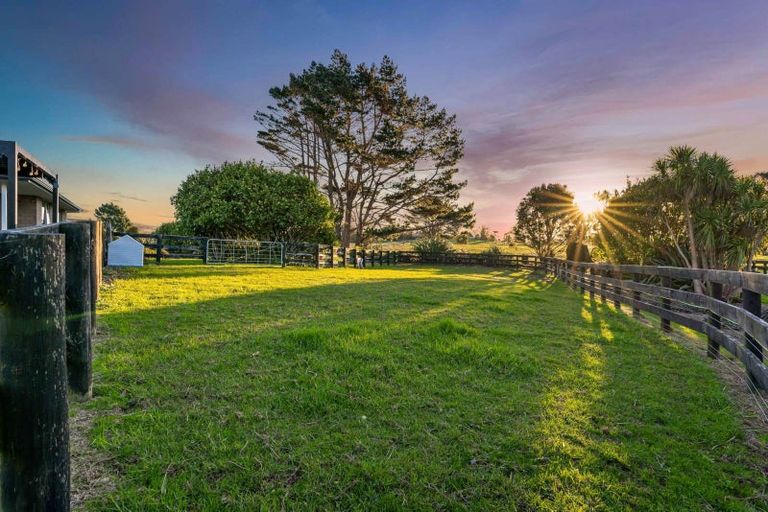 Photo of property in 296a Oaia Road, Muriwai, Waimauku, 0881