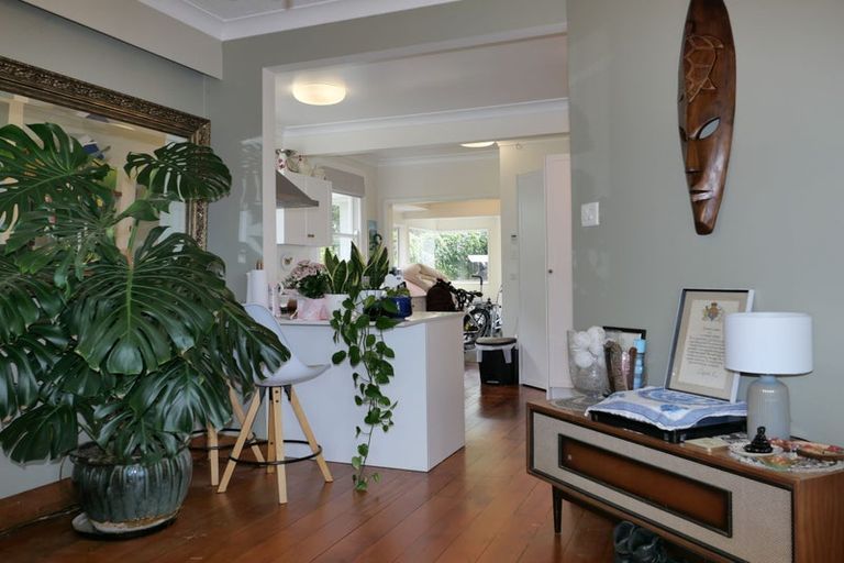 Photo of property in 125 Cashmere Avenue, Khandallah, Wellington, 6035