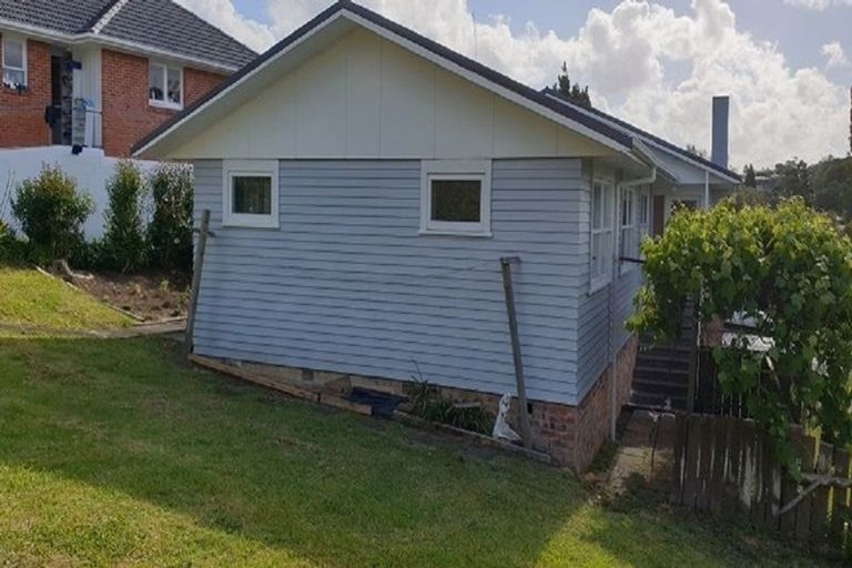 Photo of property in 19 Lyford Crescent, Sunnynook, Auckland, 0620