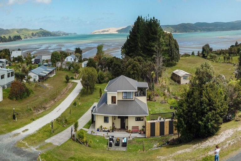 Photo of property in 15 Koutu Point Road, Opononi, Kaikohe, 0473