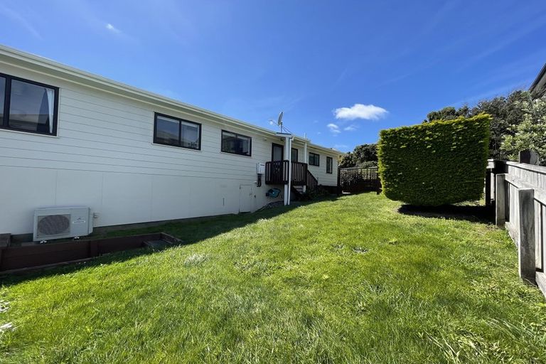 Photo of property in 100 Frobisher Street, Island Bay, Wellington, 6023