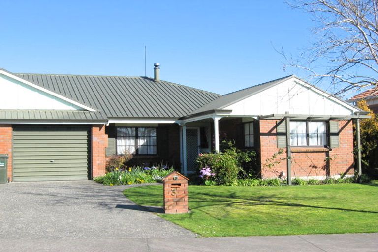 Photo of property in 3a Kingsgate Close, Havelock North, 4130