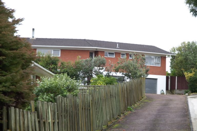 Photo of property in 11 Liston Crescent, Cockle Bay, Auckland, 2014