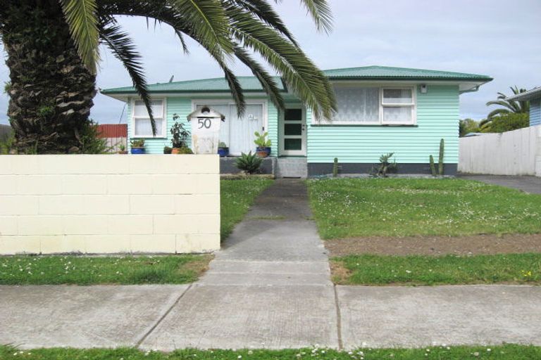 Photo of property in 50 Convair Crescent, Mangere, Auckland, 2022