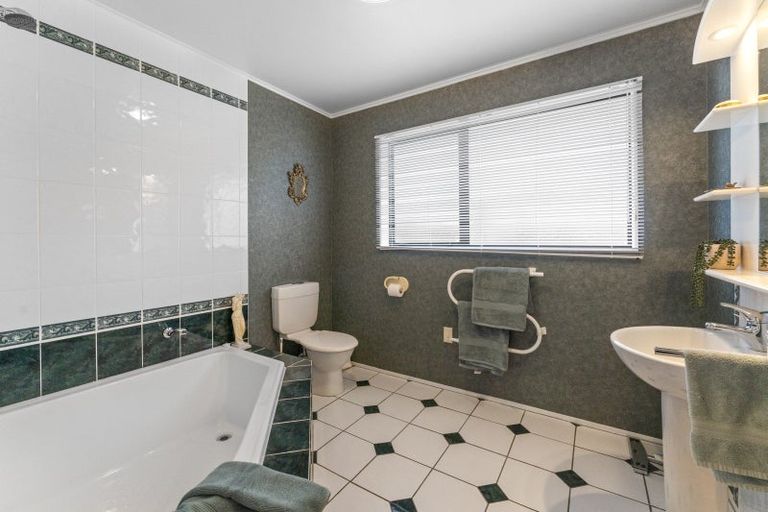 Photo of property in 33 College Drive, Paraparaumu, 5032