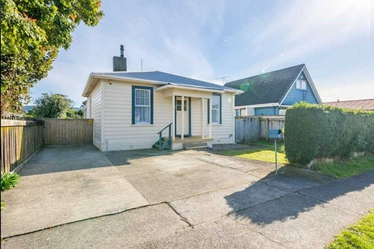 Photo of property in 25 Awamutu Grove, Waiwhetu, Lower Hutt, 5010
