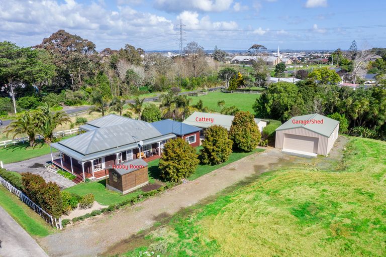 Photo of property in 12 Ranfurly Road, Alfriston, Auckland, 2105