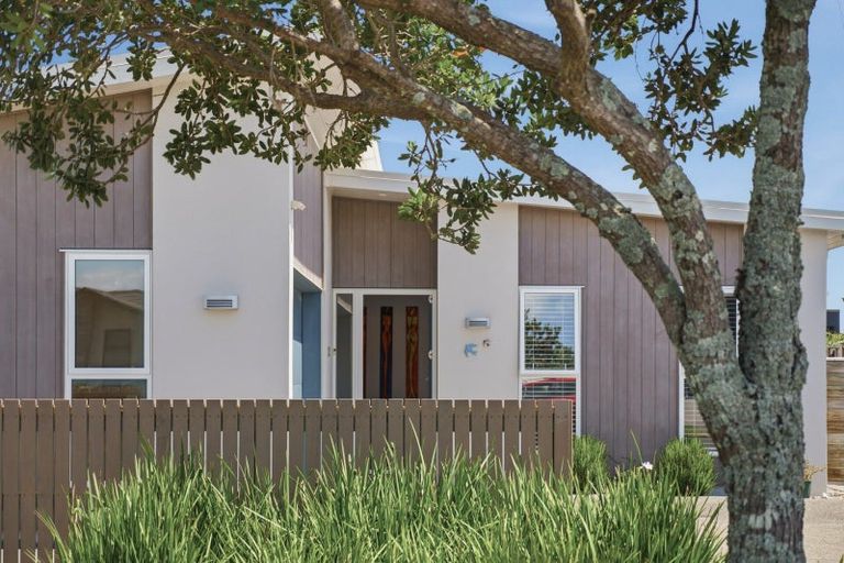 Photo of property in 24 Coast Boulevard, Papamoa Beach, Papamoa, 3118