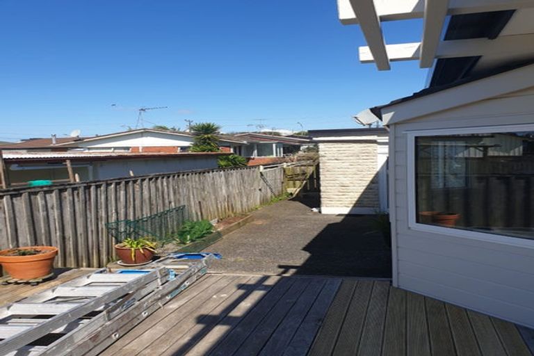 Photo of property in 4/45 Shakespeare Road, Milford, Auckland, 0620