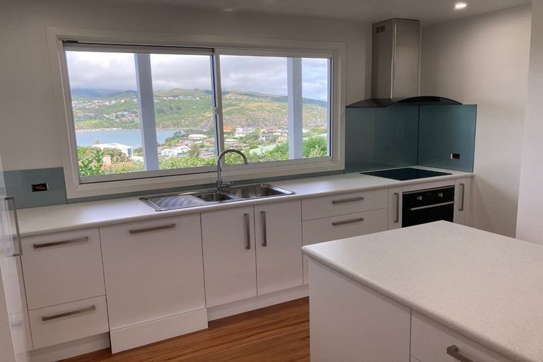 Photo of property in 35 Whanake Street, Titahi Bay, Porirua, 5022