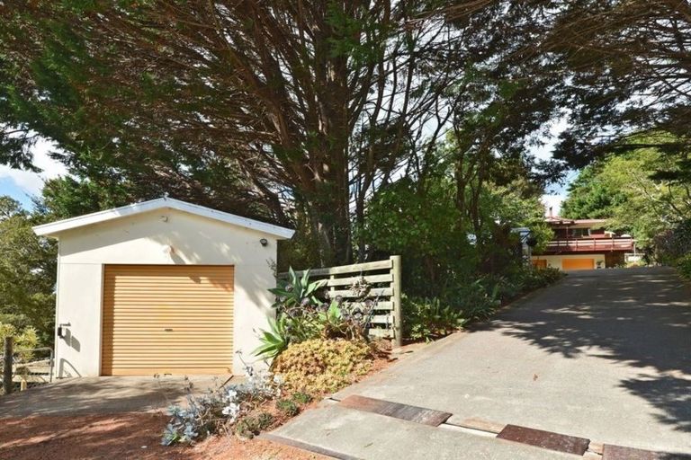 Photo of property in 92 Owhiwa Road, Parua Bay, Onerahi, 0192