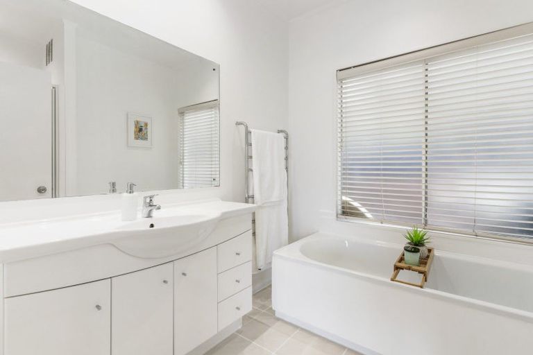 Photo of property in 36 Telstar Place, Beach Haven, Auckland, 0626
