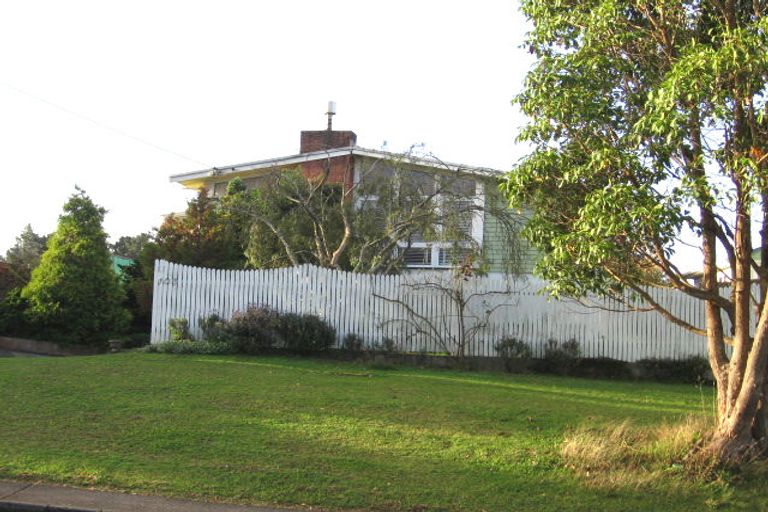 Photo of property in 108 Triangle Road, Massey, Auckland, 0614