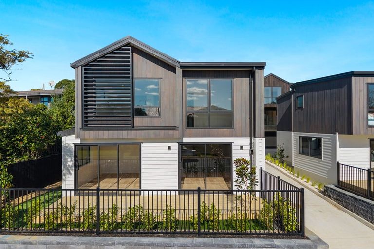 Photo of property in 10d Prince Regent Drive, Half Moon Bay, Auckland, 2012