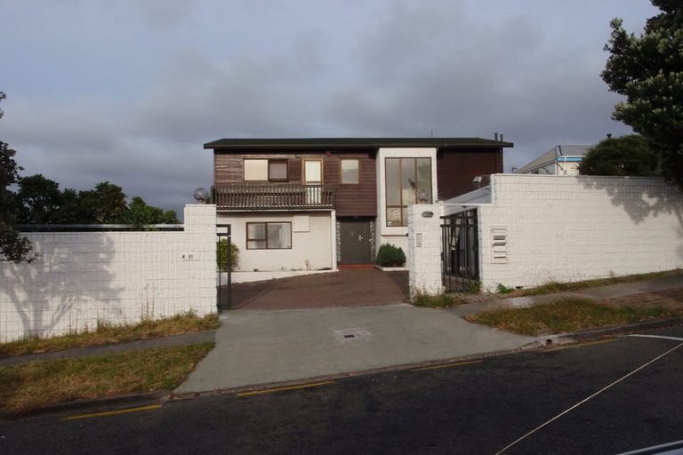 Photo of property in 9 Rangitane Street, Maupuia, Wellington, 6022