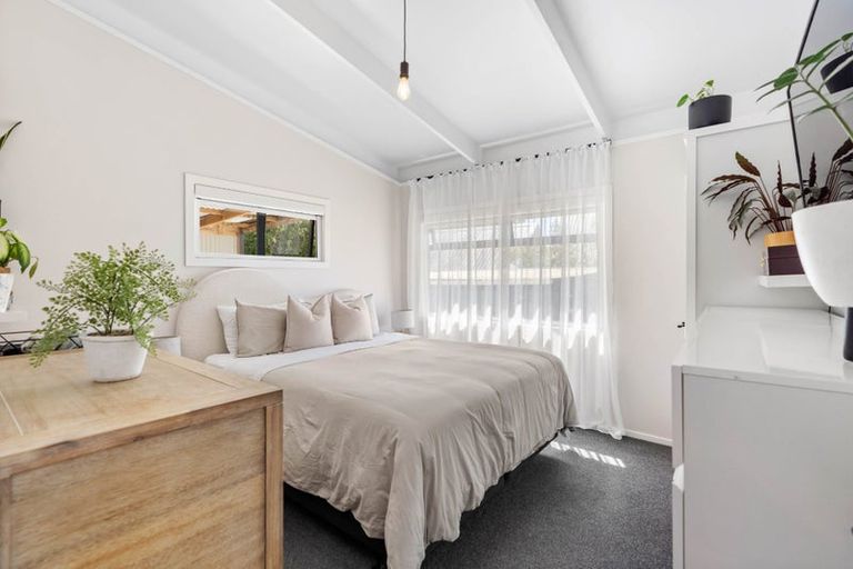 Photo of property in 2/324 Beach Road, Onerahi, Whangarei, 0110