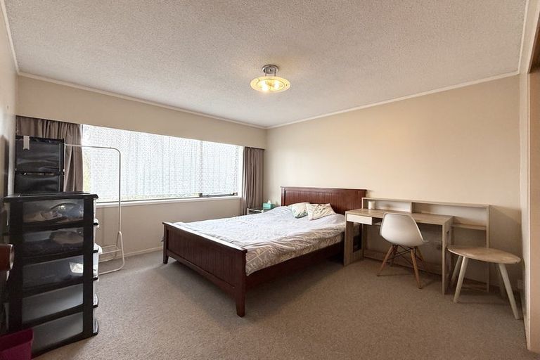 Photo of property in 2/19 Ciprian Place, Henderson, Auckland, 0612