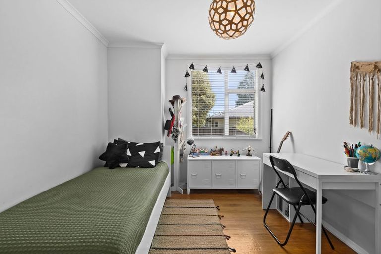 Photo of property in 9 Hammond Road, Taradale, Napier, 4112